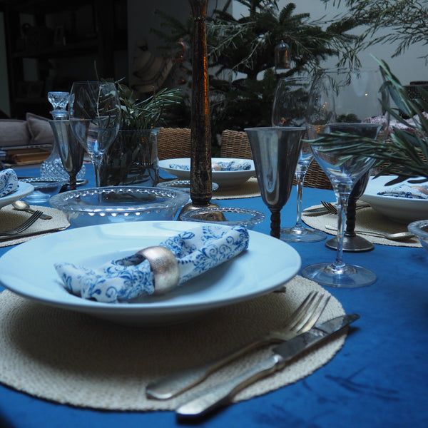 VELVET TABLECLOTH