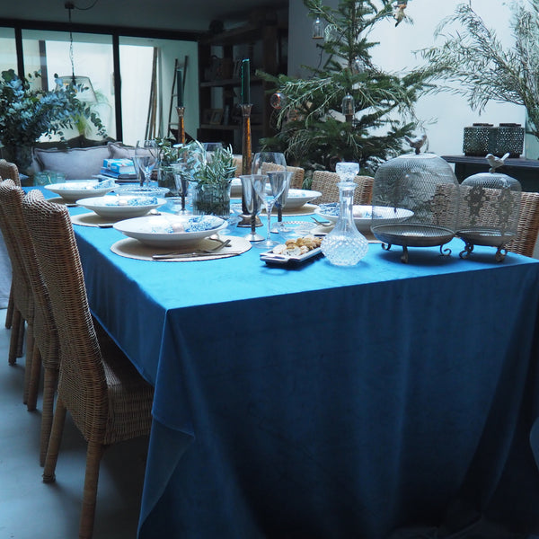 VELVET TABLECLOTH