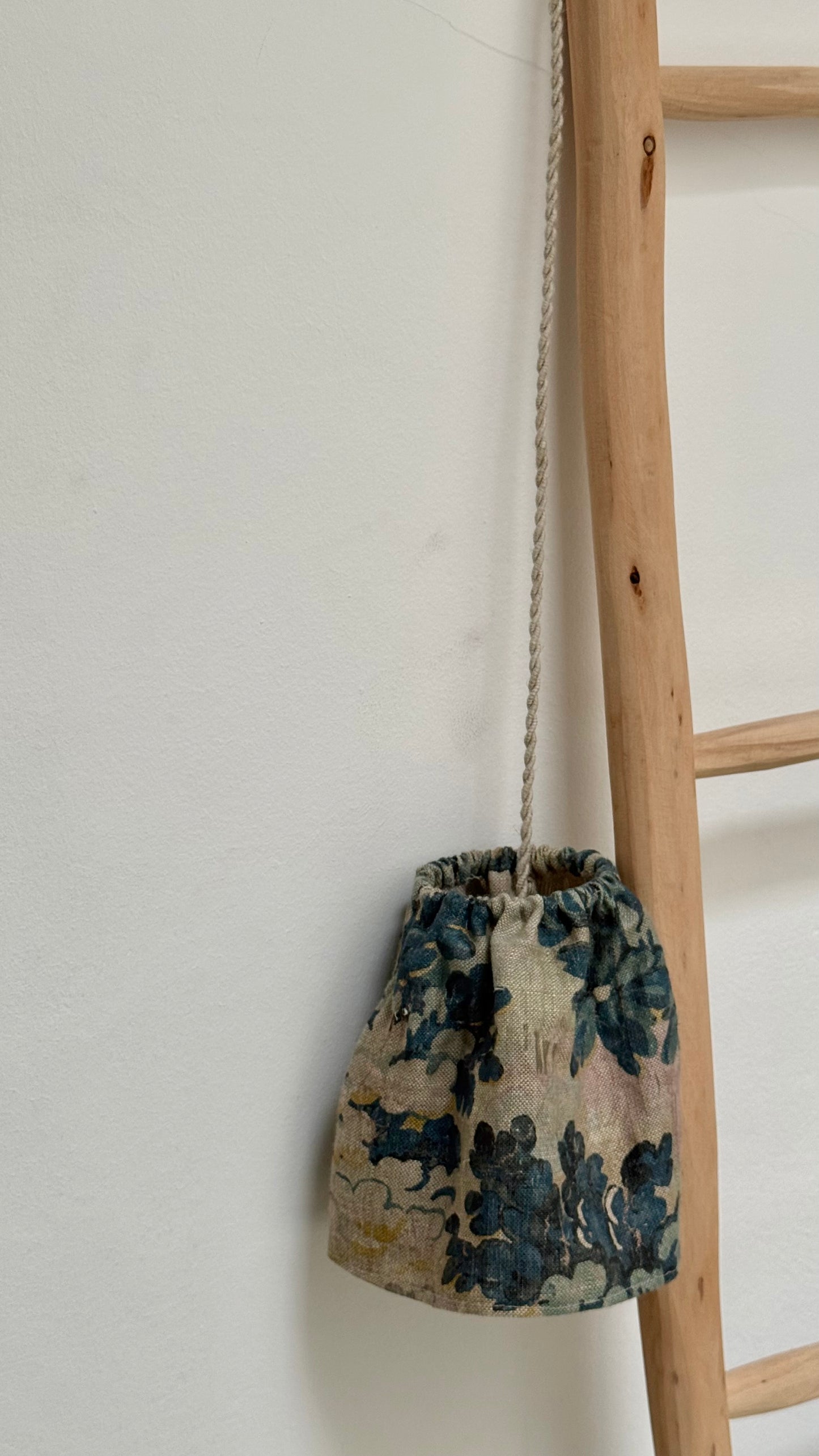 PANTALLA FRUNCIDA MONÊ