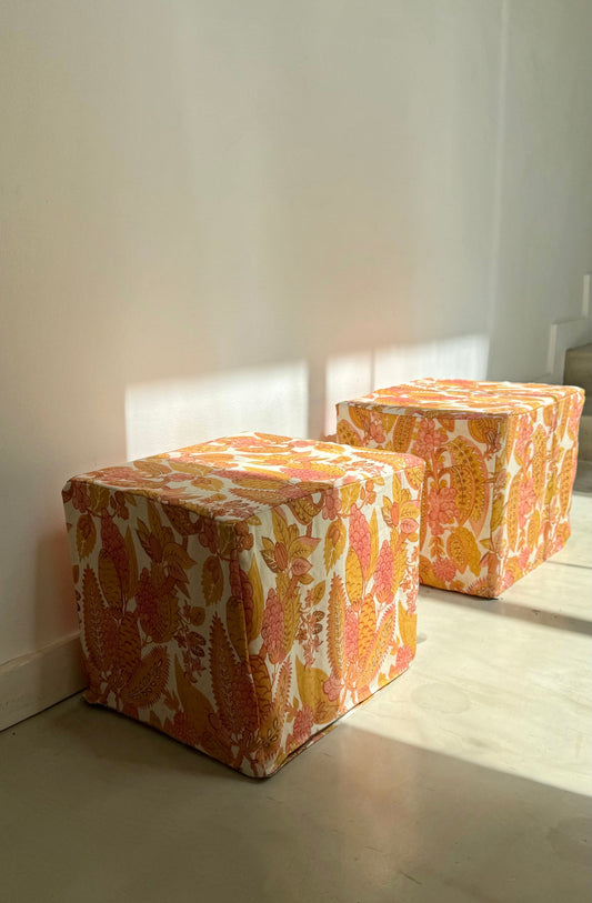 Eckiger Pouf