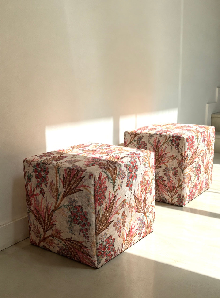 Eckiger Pouf
