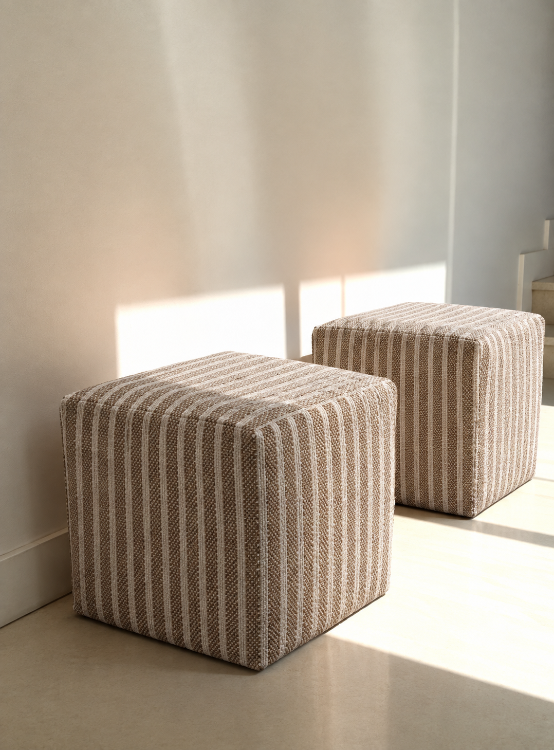 Eckiger Pouf
