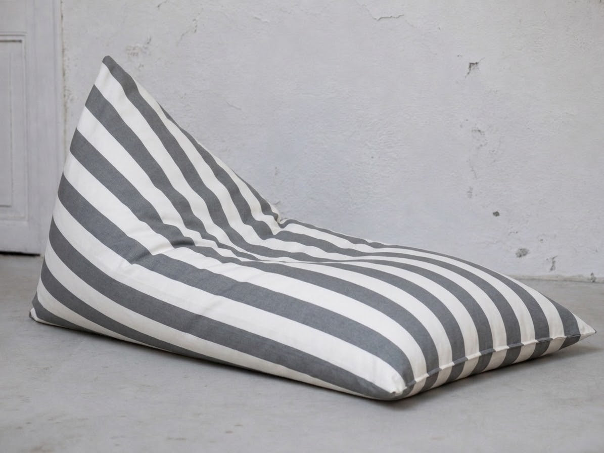 BEAN BAG PUFF WIGHT AUSSEN