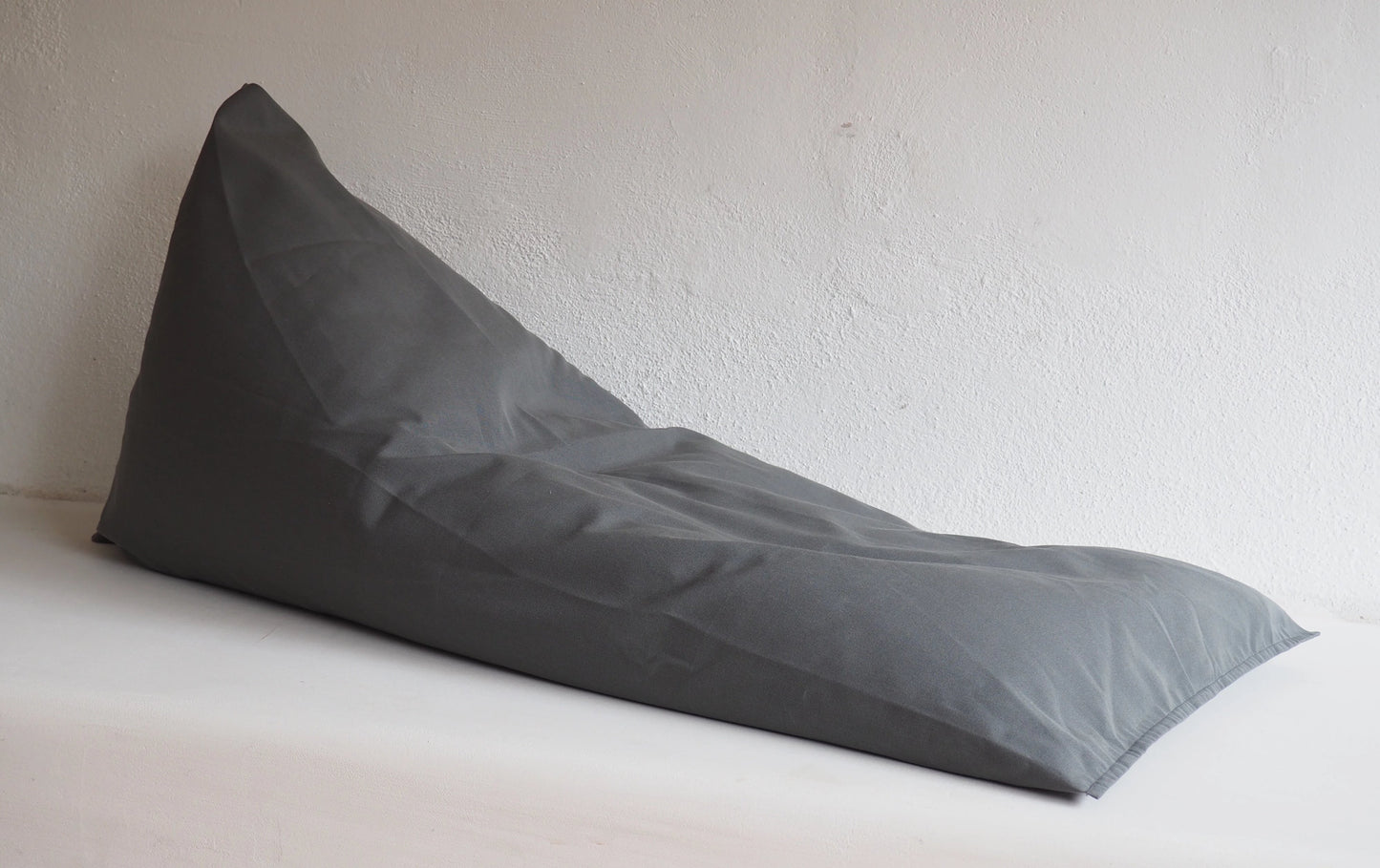 BEANBAG PUFF WIGHT EXTERIOR