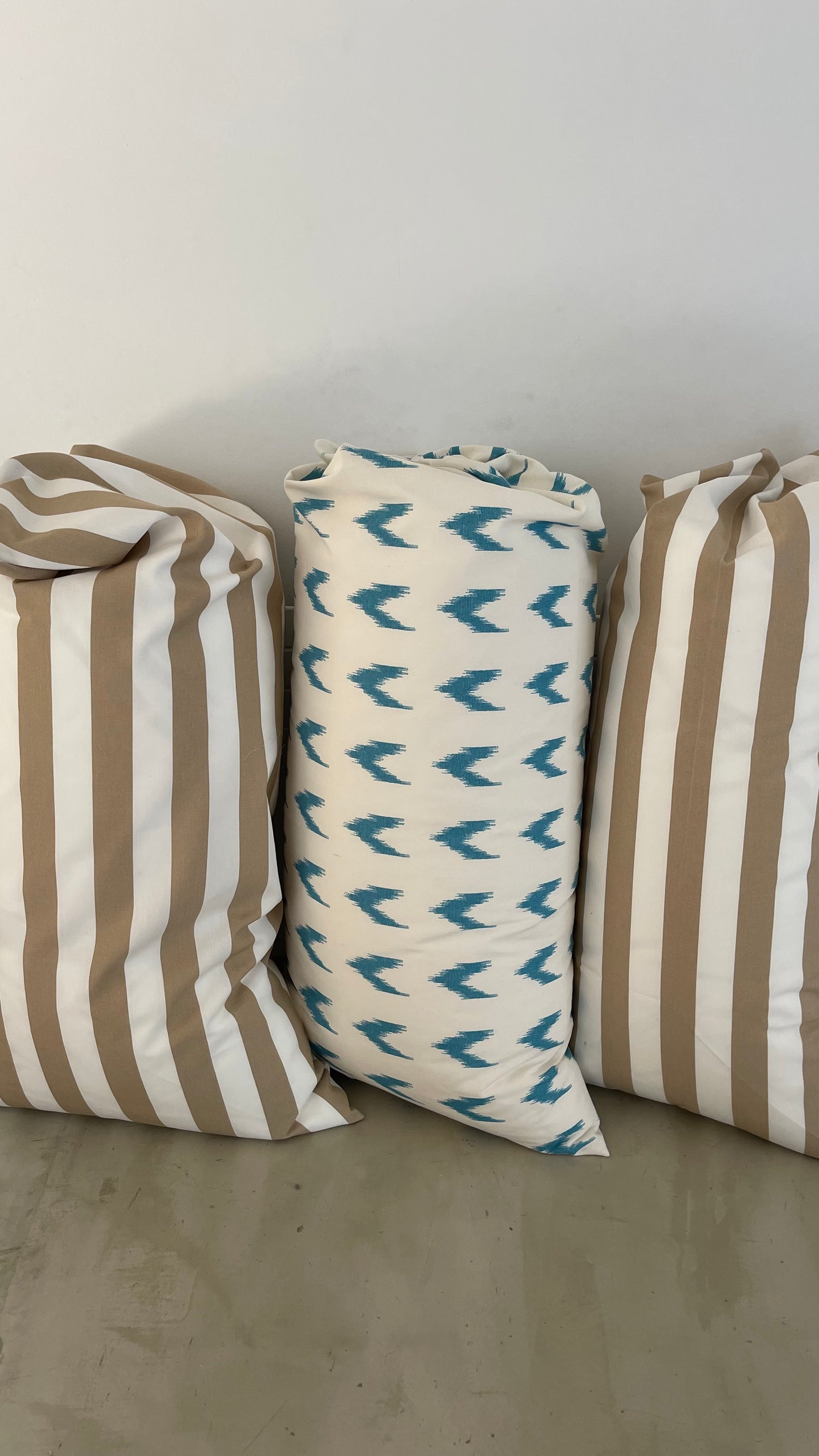 BEANBAG PUFF WIGHT EXTERIOR